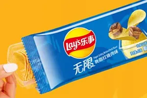 Sistema automático de envasado de snacks apilados